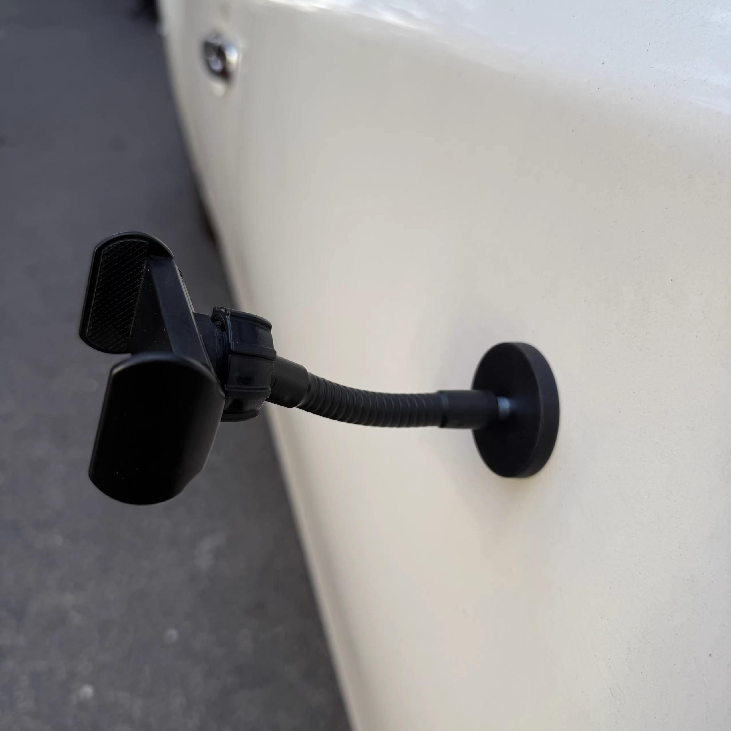 Outdoor Power 'Hose' - Mocny klips magnetyczny N52 do telefonu